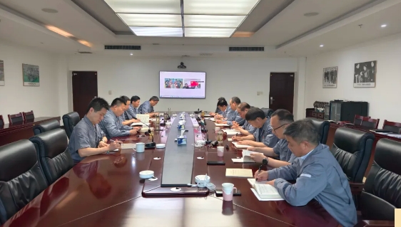 郑纺机举办党委理论学习中心组学习（扩大）会暨深入贯彻中央八项 